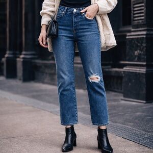 Levi’s Wedgie Fit High Rise Jeans Distressed Straight Leg Denim Sz 28